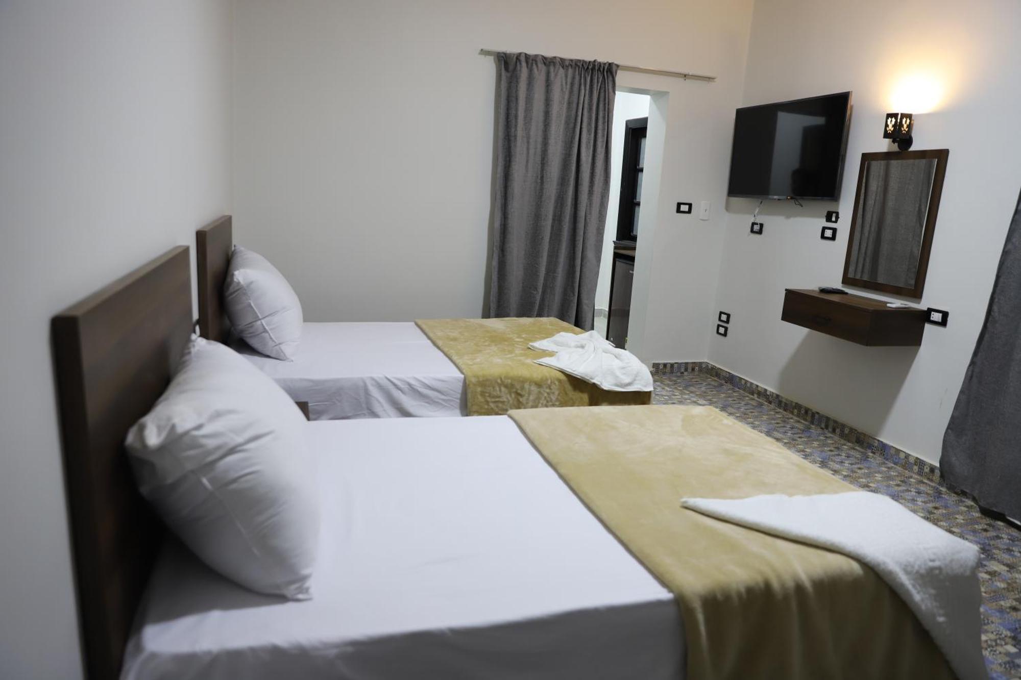 King Khufu Pyramids View Hotel Kafret el-Gabal Стая снимка