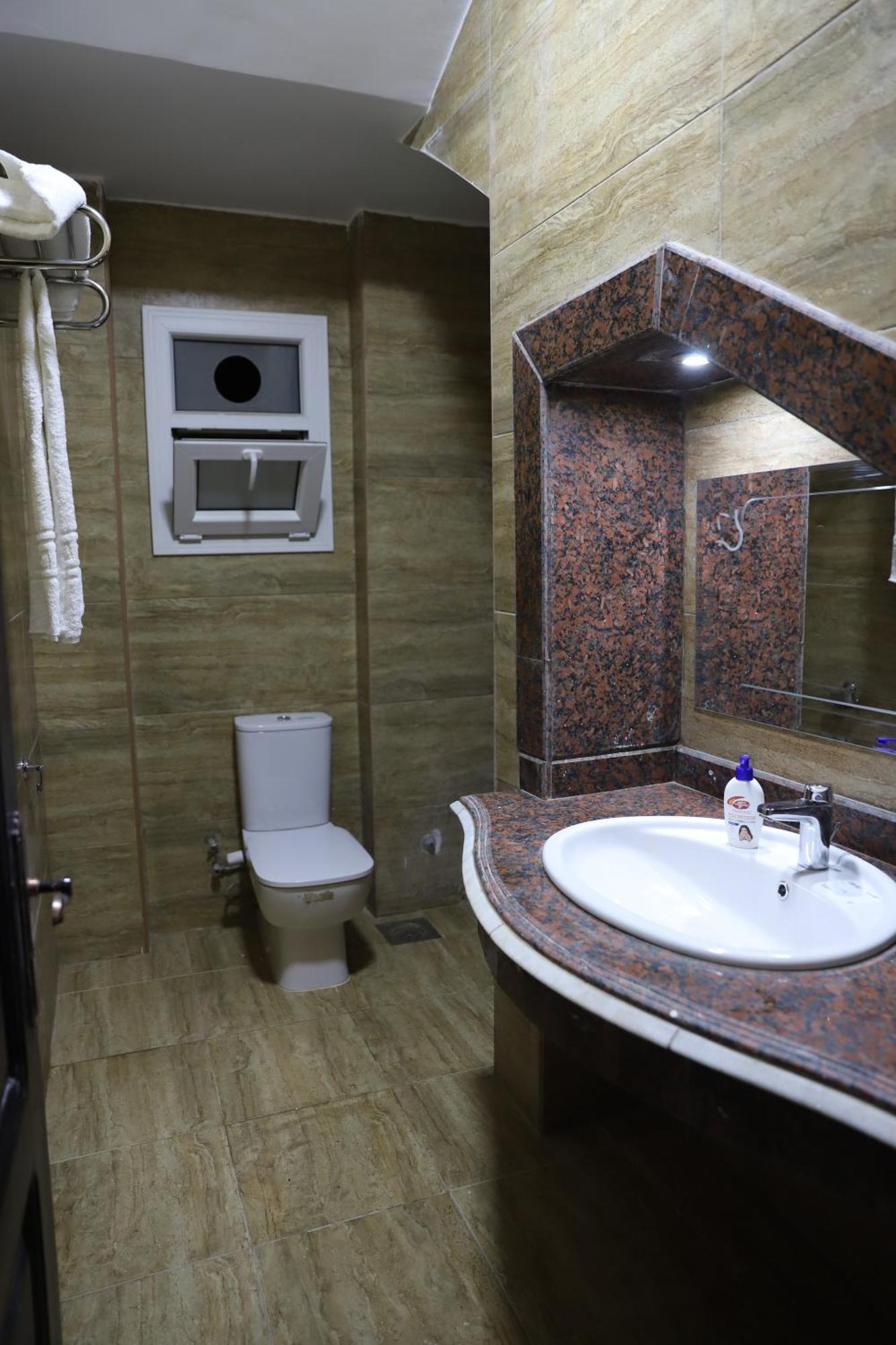 King Khufu Pyramids View Hotel Kafret el-Gabal Екстериор снимка