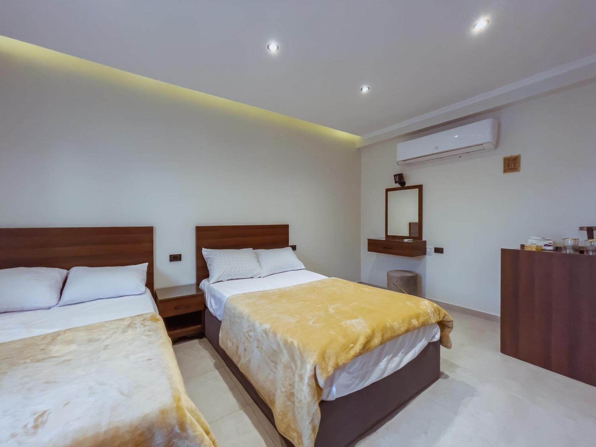King Khufu Pyramids View Hotel Kafret el-Gabal Стая снимка