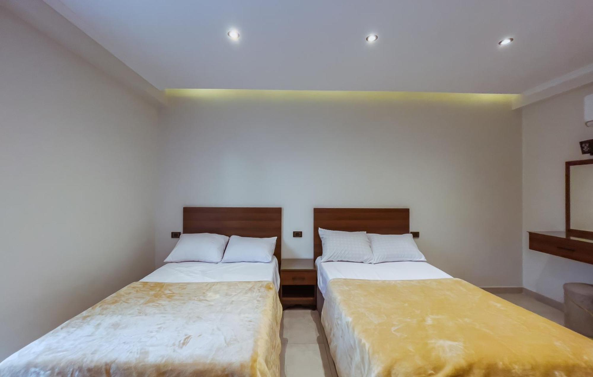 King Khufu Pyramids View Hotel Kafret el-Gabal Стая снимка