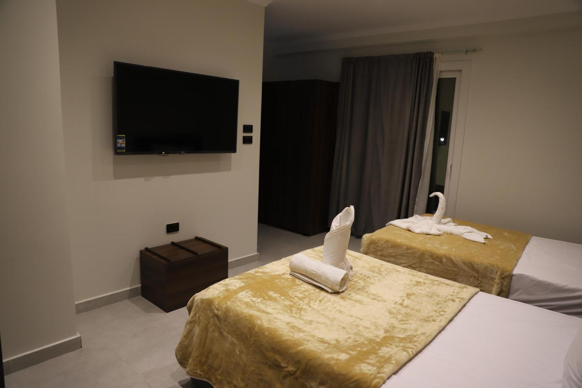 King Khufu Pyramids View Hotel Kafret el-Gabal Стая снимка